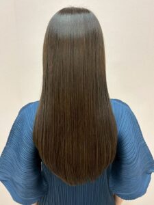 髪質改善酸熱トリートメント 艶髪 黒髪 ロングストレート 20代
